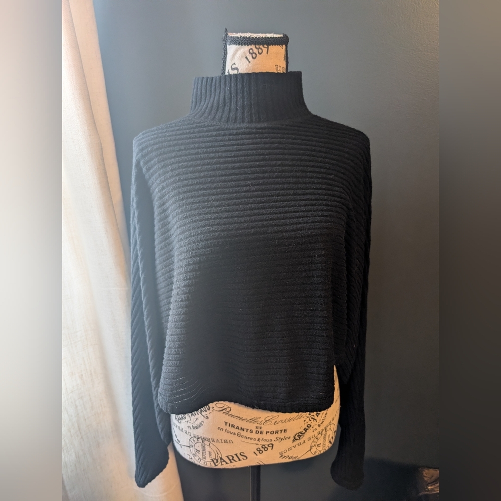 Anthropologie Pilcro Bat Wing Cropped Black